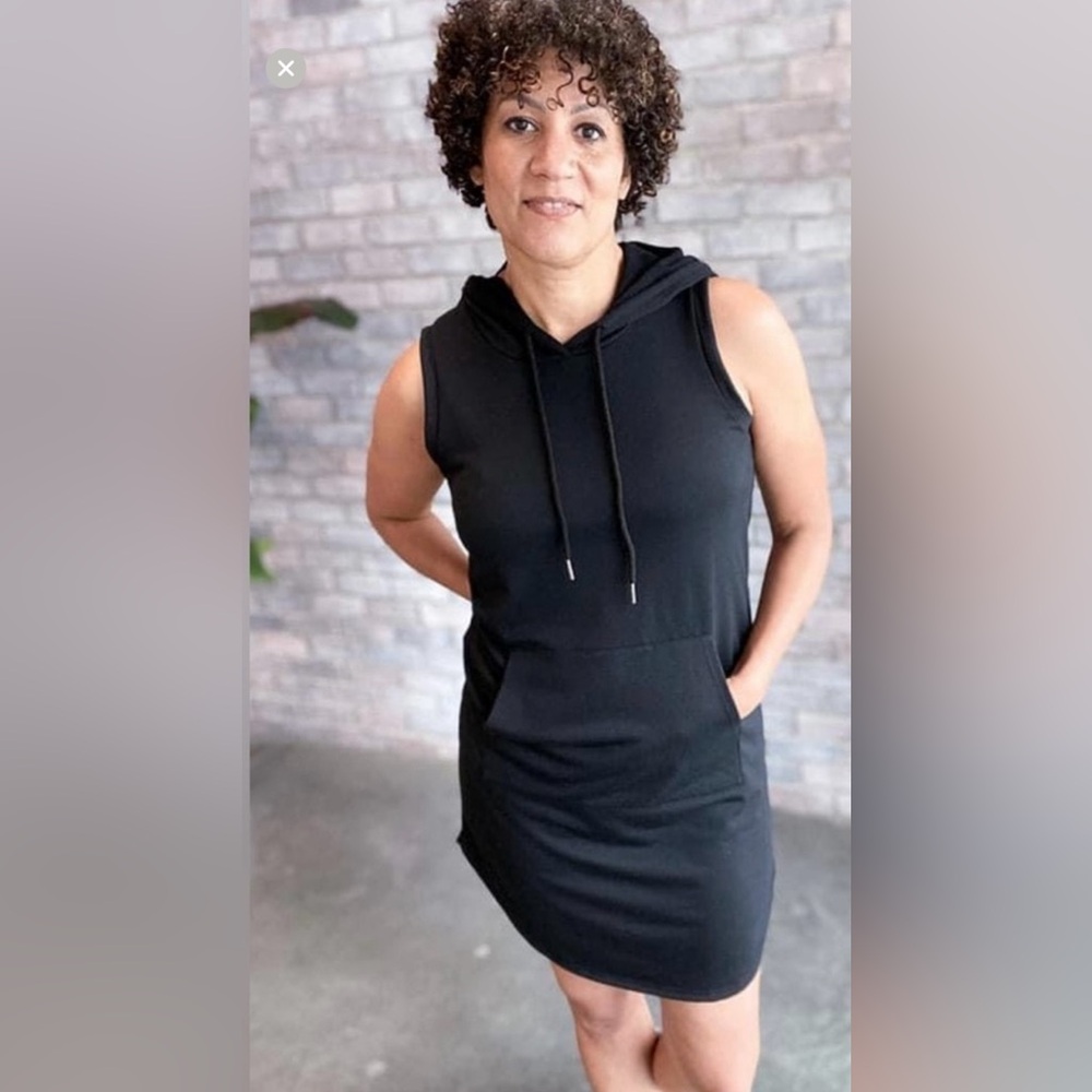 Black Sleeveless Hoodie Dress